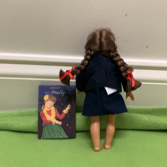 American Girl mini Molly - Picture 2 of 3